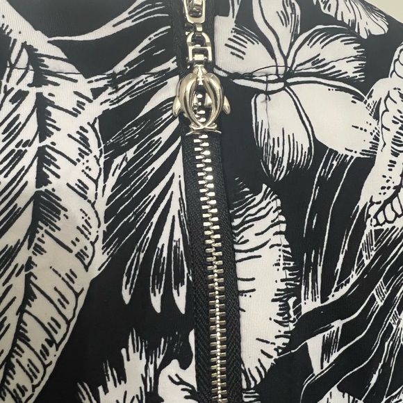 Chic Black and White Floral Midi Dress - Picture 3 of 4